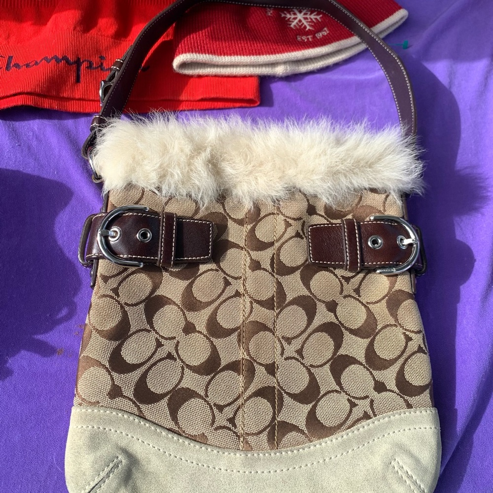 Coach Signature Fur Trim Shoulder Bag ✨